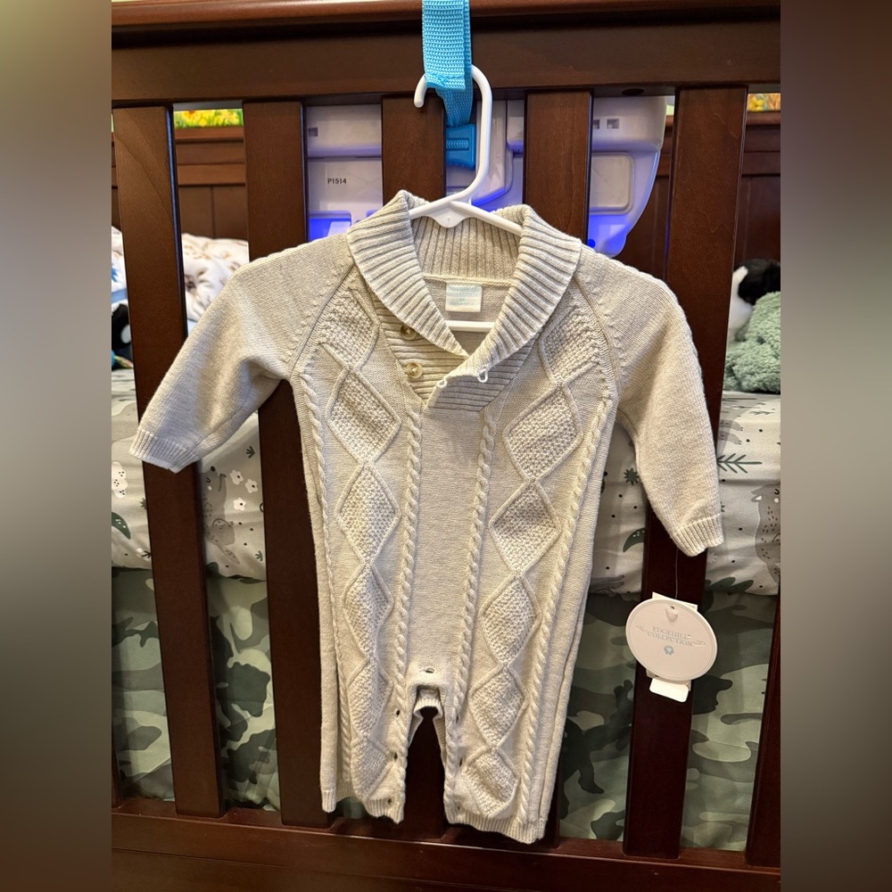 Edgehill Collection Cream Cable Knit Footies